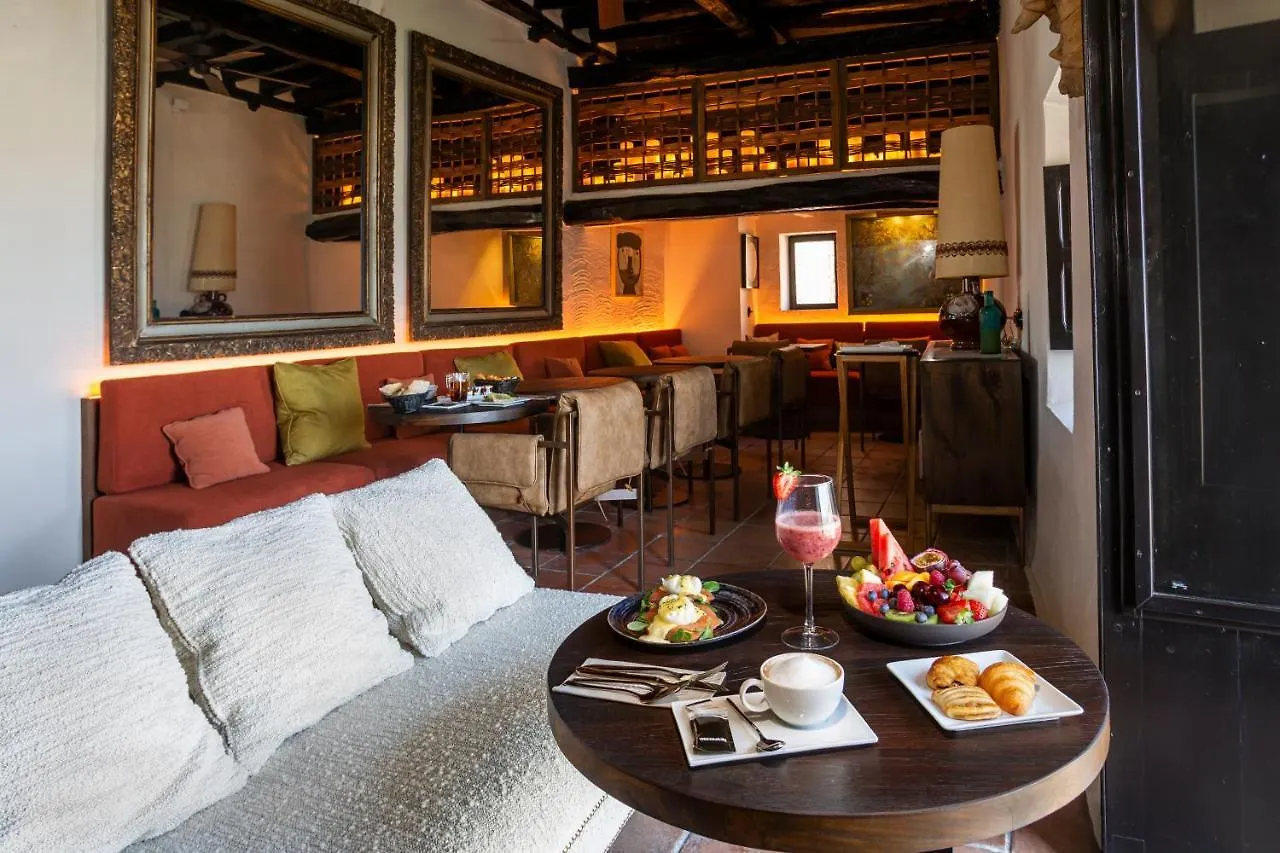 Hotel La Torre Del Canonigo - Small Luxury Hotels Ibiza