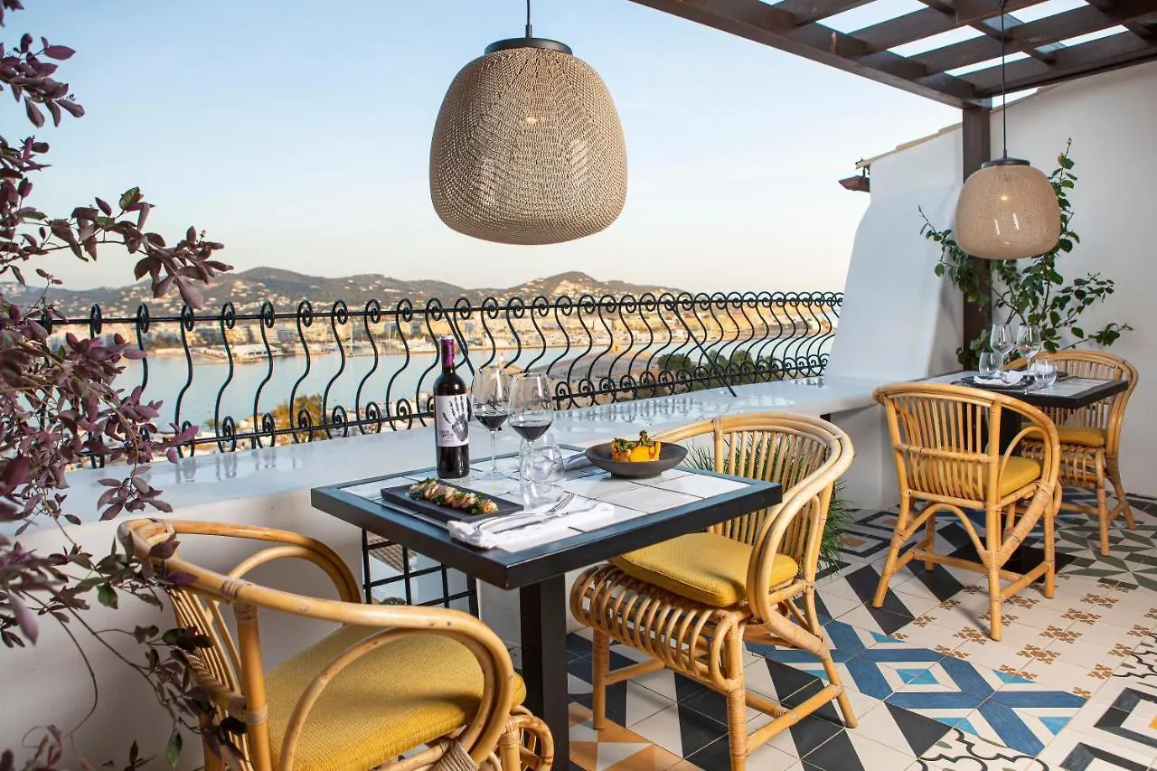 Hotel La Torre Del Canonigo - Small Luxury Hotels Ibiza 4*,