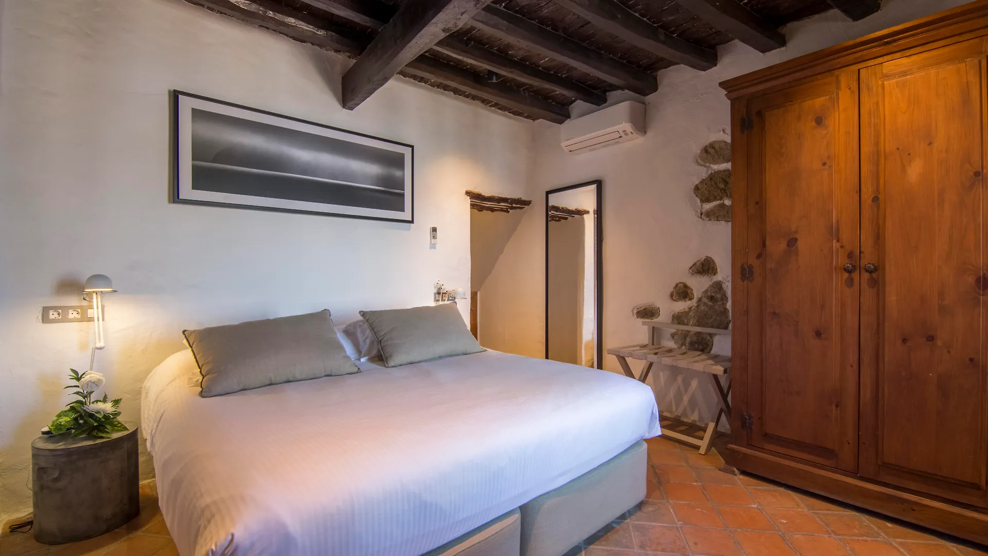 Hotel La Torre Del Canonigo - Small Luxury Hotels Ibiza